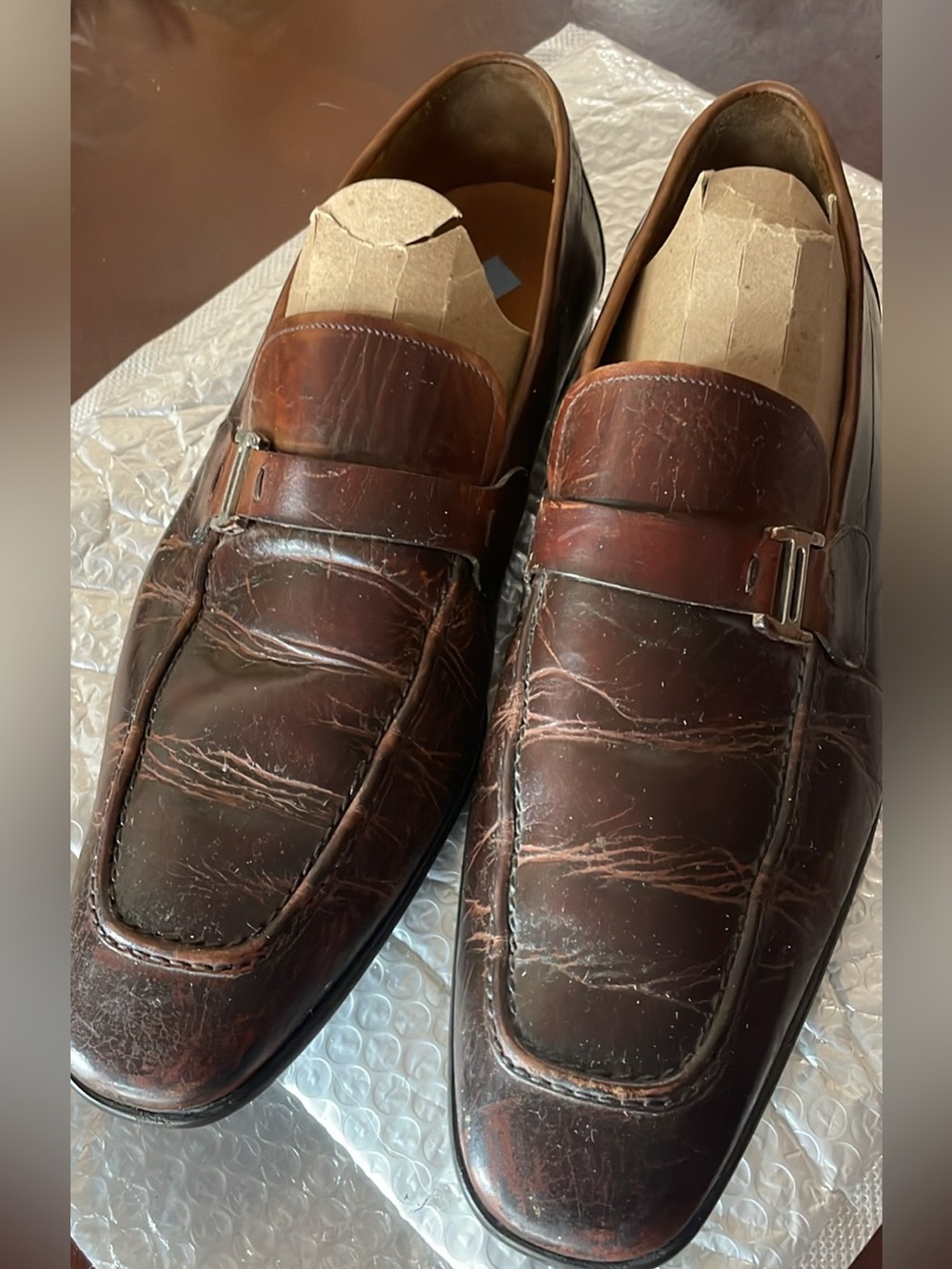 Magnanni Lino Brown Leather Loafers (Model 15061) with a distinctive metal strap